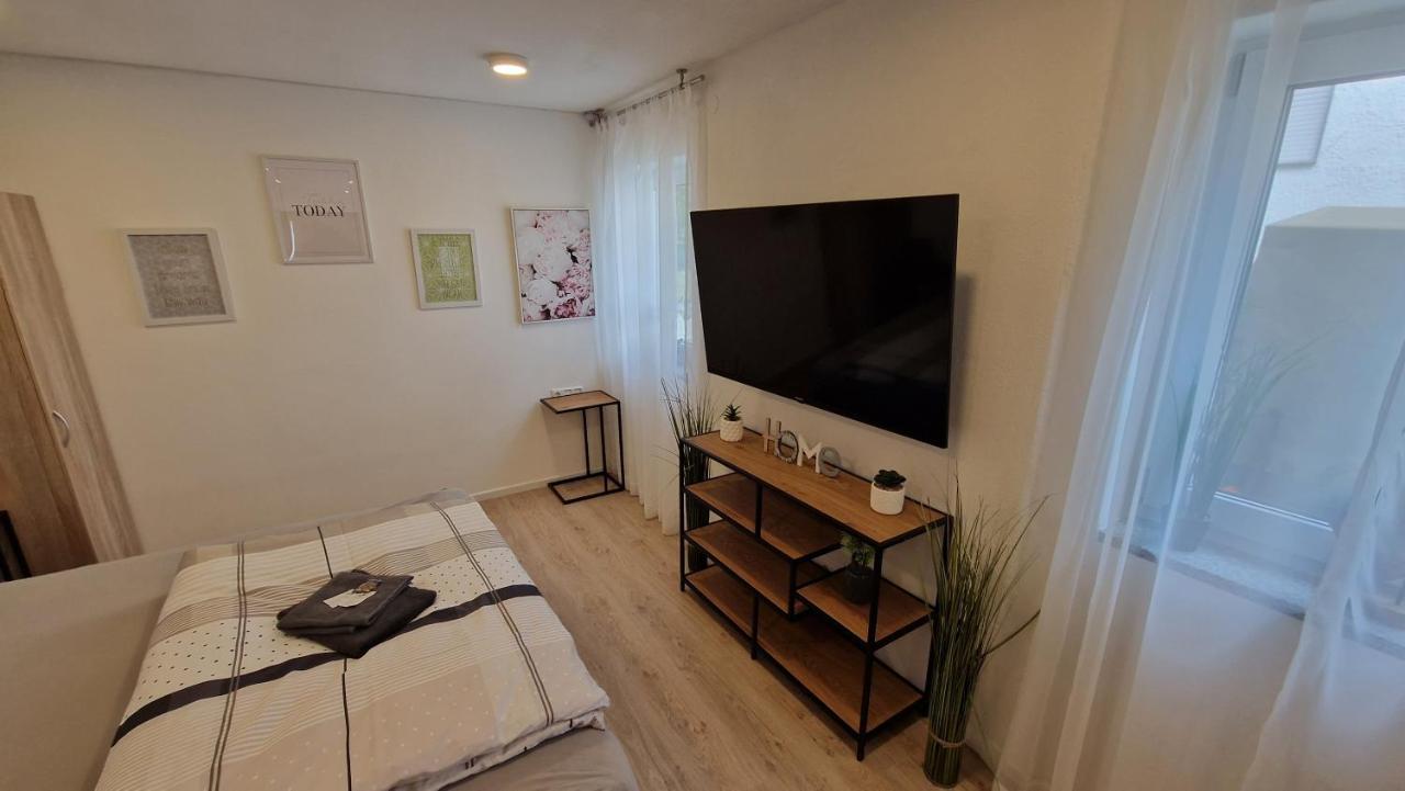 Appartment-Ferienwohnung Mit Kueche, Bad, Kostenlos Wlan, Modern Eingerichtet Родинг Экстерьер фото